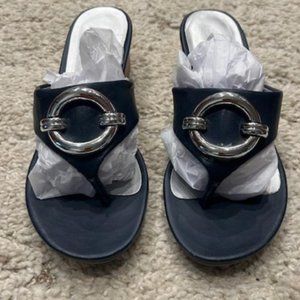 Mootsie Tootsie Navy blue dress sandal with silver circle